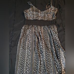 Womens/Juniors romper XS (1)